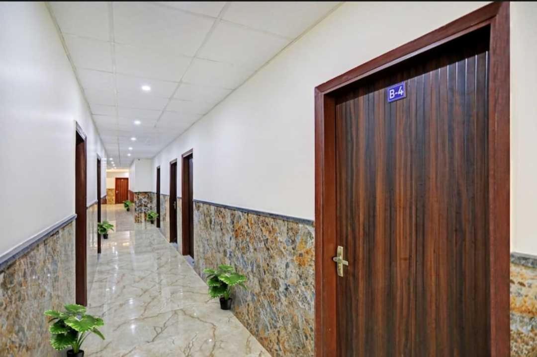 Hotel O K R Resdiancy Near Botanic Garden Of Indian Republic Noida Exterior foto